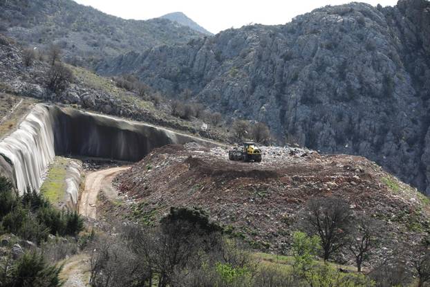 24SATA Sveti Juraj: Odlagalište otpada u sklopu Parka prirode Velebit
