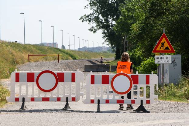 Zagreb: Privremeno je zatvoren promet oko Hipodroma zbog radova na pripremi pozornice za Thompsonov koncert