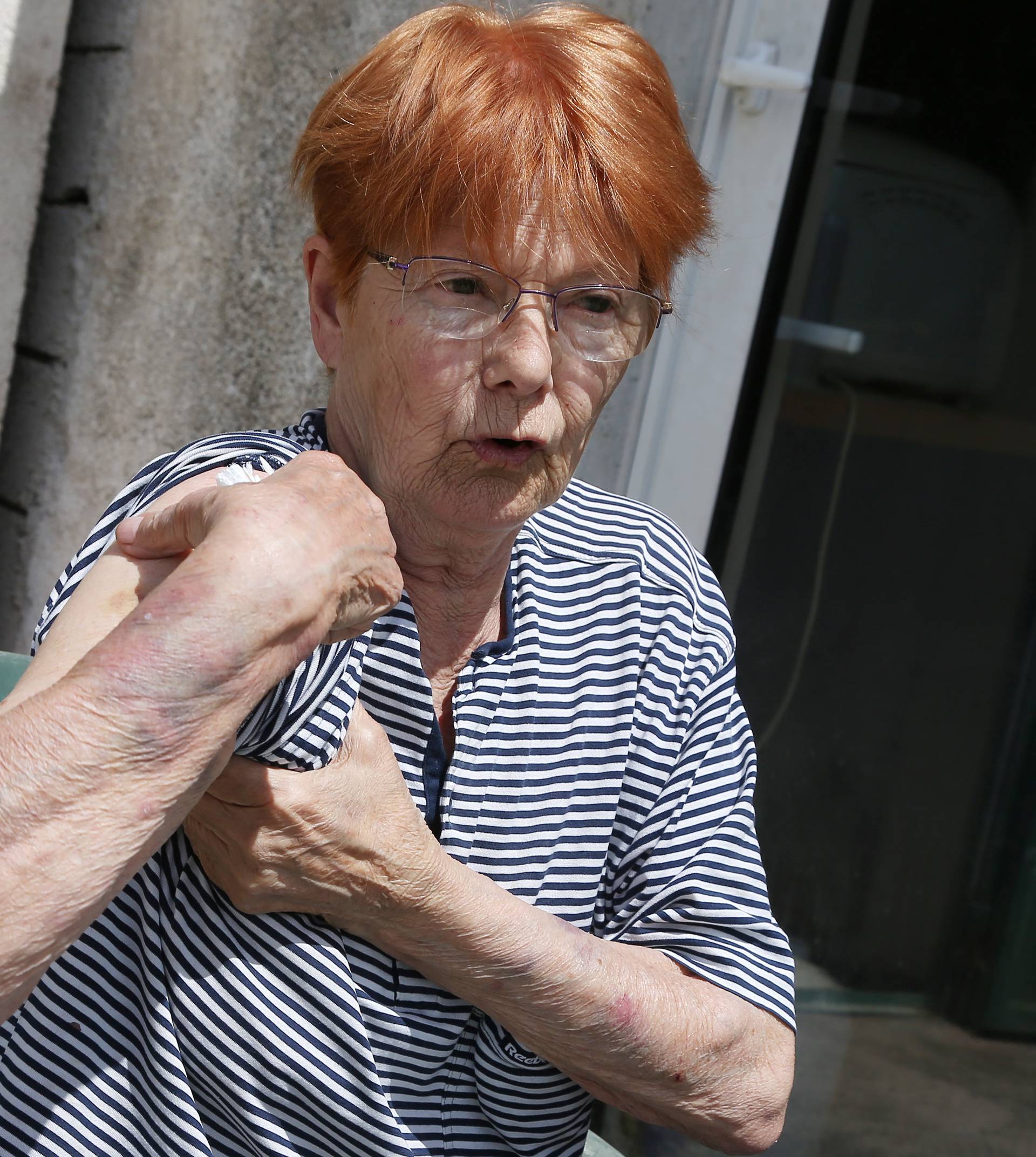 Baka (73) u pritvoru: 'Policajci su mi stisnuli moj pacemaker'