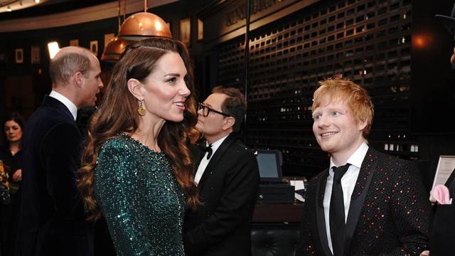Kate i William ostavili djecu i otišli feštati, a Ed Sheeran nije skidao pogled s vojvotkinje