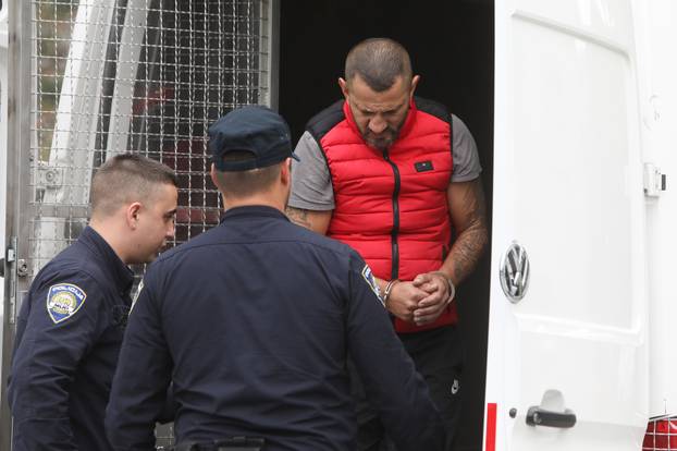 Karlovac: Privodenje dvojice osumnjicenih za pljacku zastitarskih kombija