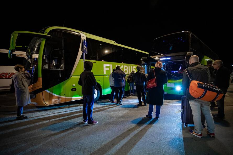 Putnike i vozaca autobusa iz Zagreba maltretirao alkoholizirani mladic