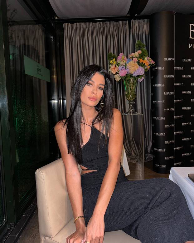 FOTO Tko je Ćorićeva djevojka? Nekad sportska nada danas je influencerica i uživa po svijetu