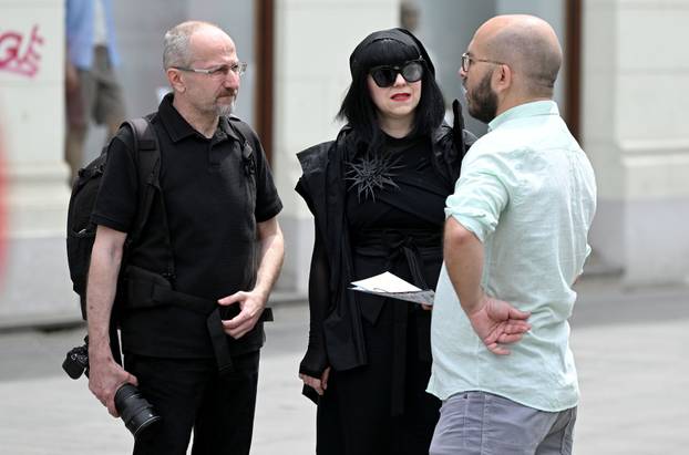 Zagreb: Mirela Holy u šetnji gradom s dečkom Sinišom