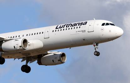 Drama na letu: Avion star više od 30 godina prisilno sletio u Beograd, u kabini bilo dima!