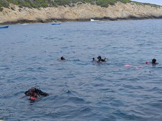 Ronioci i volonteri sudjelovali u eko akciji - čistili su podmorje kod Biševa