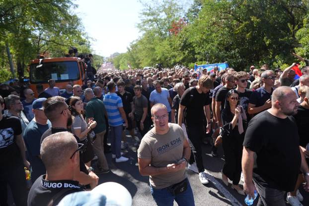 Beograd: Sprovod ratnog zločinca Ratka Mladića