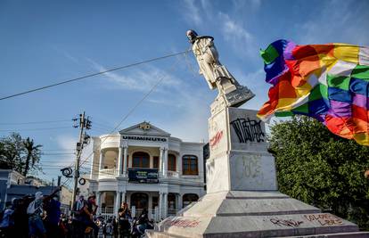 Uklonili kip Kristofora Kolumba, a  zamijenit će ga statua autohtone stanovnice Meksika