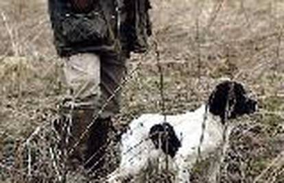 SAD: Lovački psi upucali svog vlasnika iz puške