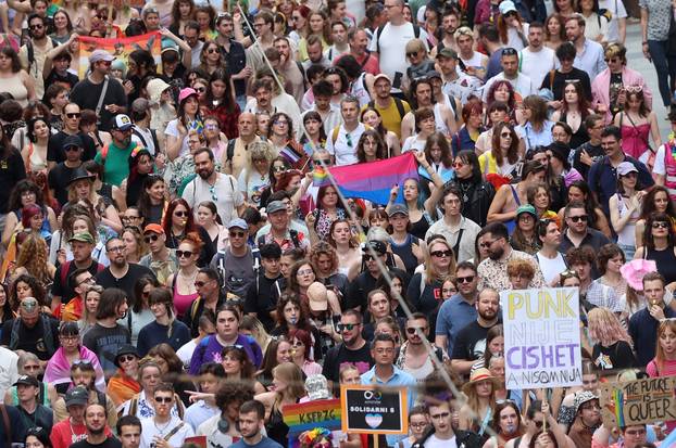 Zagreb: 25. Povorka ponosa LGBTIQ zajednice "Korak po korak, iskorak!"