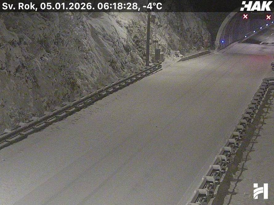 FOTO  Snijeg pada u Zagrebu, A1 zatvorili kod Sv. Roka zbog sudara. Ovako izgledaju ceste