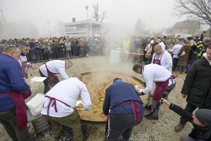 FOTO U Oroslavju pripremljena najveća peka na svijetu