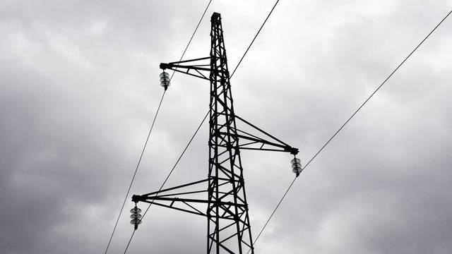 Većina gradova nema električne energije u Dalmaciji: 'U kvaru je mreža, pokušavamo popraviti'