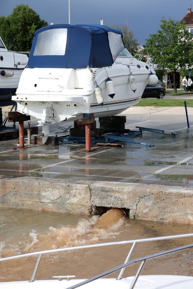 Potopljene ulice Medulina nakon jakog nevremena