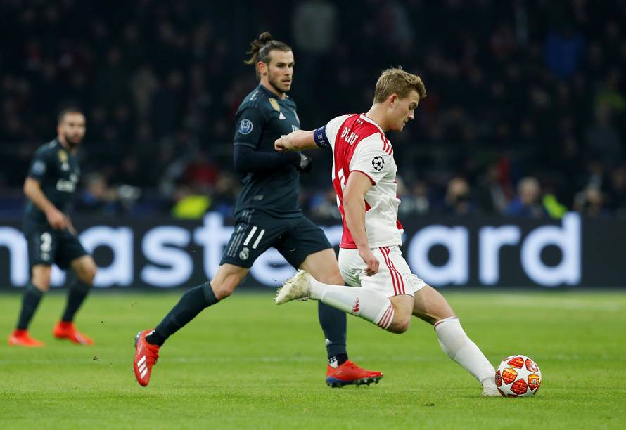 Champions League Round of 16 First Leg - Ajax Amsterdam v Real Madrid