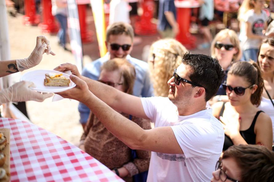 Fina klopa i cuga privukla je mnoge - na Zagreb Chill&Grill