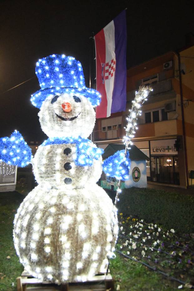 Grubišno Polje: Središte grada zabljesnulo u Adventskom ruhu