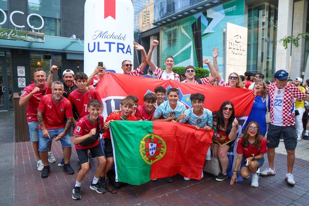 SP 2026 Toronto: Ispred Hotela Delta zajedničko fotografiranje odradili su hrvatski i portugalski navijači