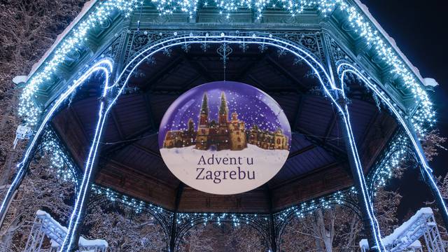 Advent,In,Zagreb,Pavilion,Decorated,With,Christmas,Lights,In,Zrinjevac