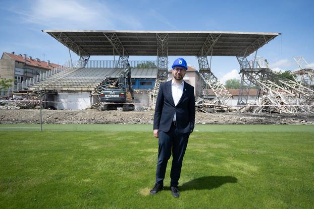 Tomašević sa suradnicima obišao radove rušenja starog i izgradnje novog nogometnog stadiona u Kranjčevićevoj ulici