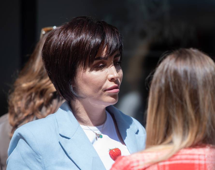 Preminula majka Lane Klingor Mihić: Kako da kažem zbogom?