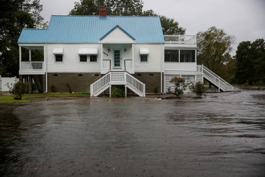 Water from Neuse River floods houses as Hurricane Florence comes ashore in New Bern
