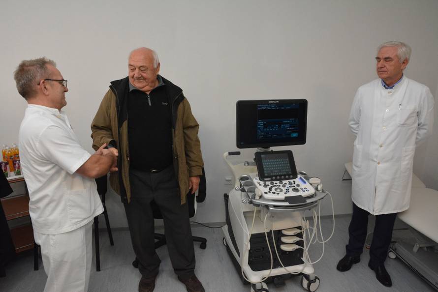 PoÅ¾ega: Umirovljenik, povratnik iz Å viarske, donirao UZV ureÄaj vrijedan 100 tisuÄa eura