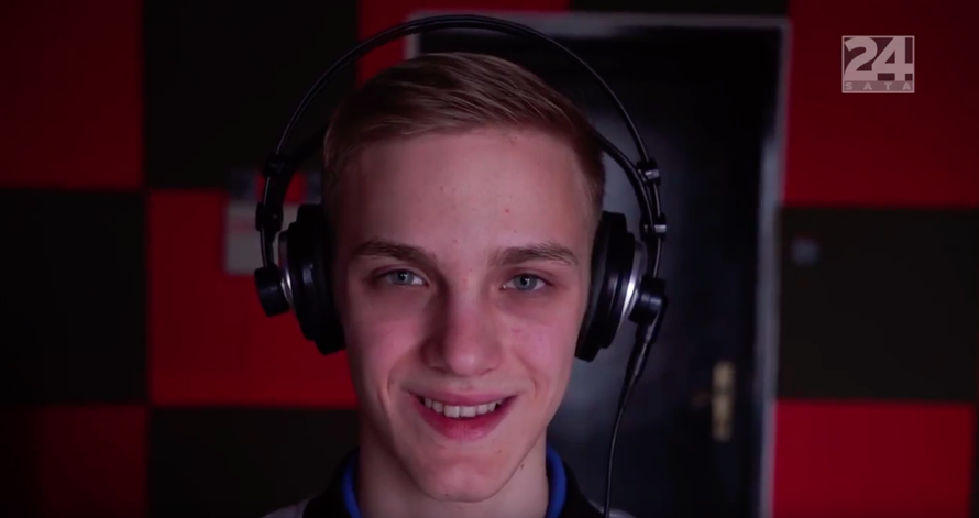 Dečko iz Kutine zaludio svijet: Pokorio Youtube svojim hitom