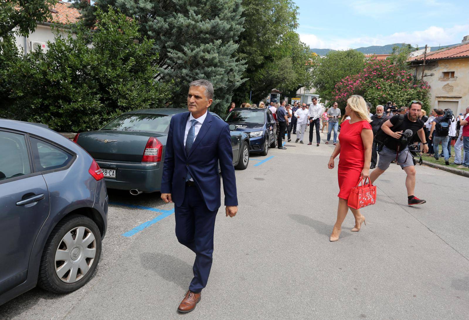 Ministar Marić dao je ostavku: 'Neću prihvatiti udar na obitelj'