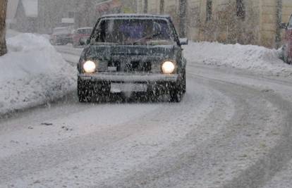 Zbog bure zatvorena A1 od Sv. Roka do Maslenice