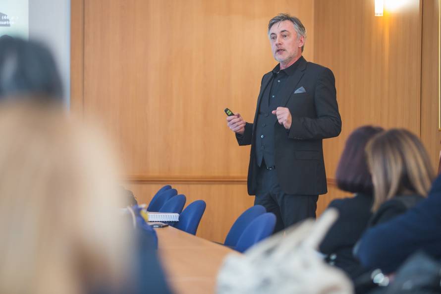 Obranio je disertaciju: Od sada me možete zvati dr. sc. Škoro