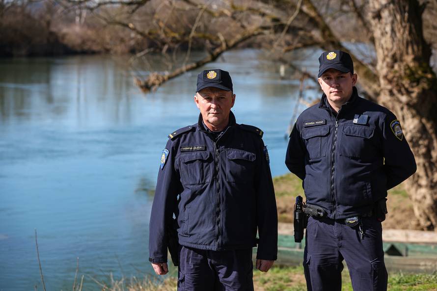 24sata Hrvatska Kostajnica: Policajci koji su prvi pronašli migrante koji su spašeni iz rijeke Une
