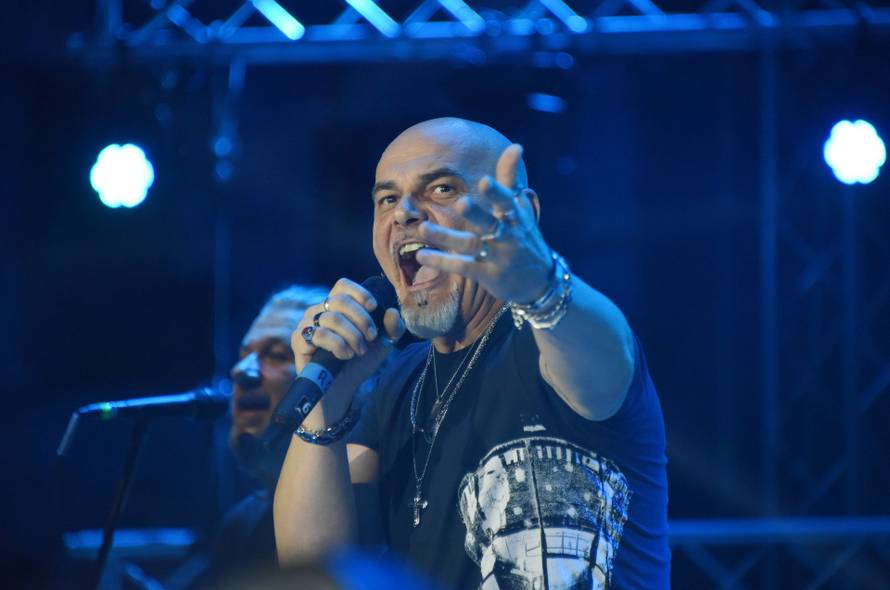 Parni valjak priredio spektakl u prepunoj pulskoj Areni