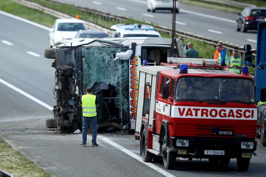 Izvlačenje autobusa na A3