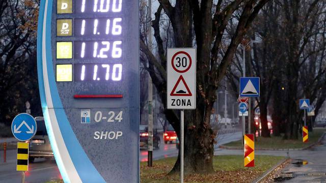 Od danas se gorivo na benzinskim postajama u Hrvatskoj prodaje po višim cijenama