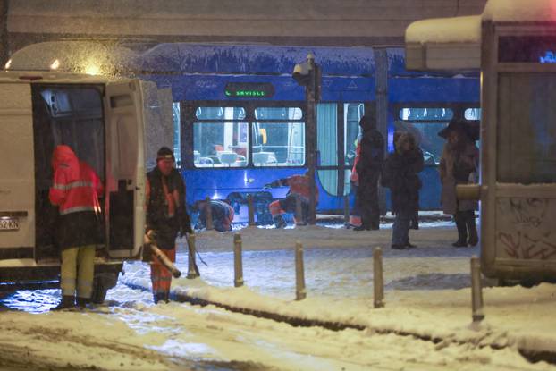 Zagreb: Brenerom odmrzavali tračnice ne bi li uspostavili tramvajski promet