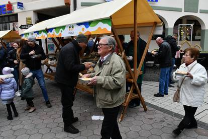 Požega: Građanima podijeljeno 1300 posnih ribljih obroka