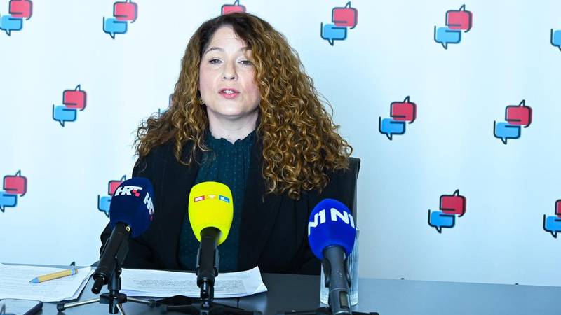 Žena u prosincu 2025. godine upućena na hitni UZV dojki, dobila termin u srpnju 2028. godine.
