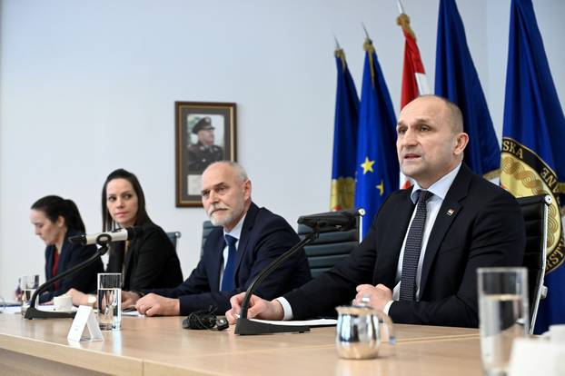 Zagreb: Ministar Anu&scaron;i&cacute; najavio po&ccaron;etak temeljnog vojnog osposobljavanja