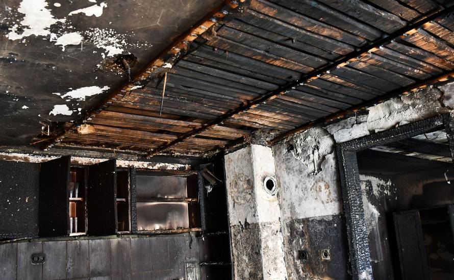 Tragedija u Sl. Brodu: U požaru kuće poginula jedva pokretna starica, sumnja se na opušak