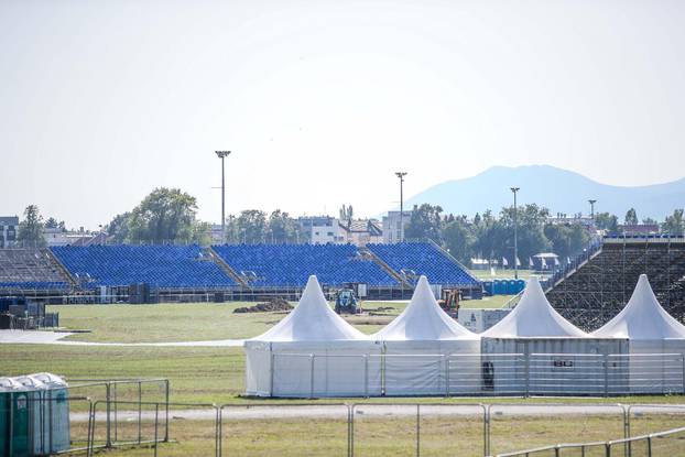 Zagreb: Radovi na tribinama i pozornici Hipodroma za koncert Eda Sheerana 