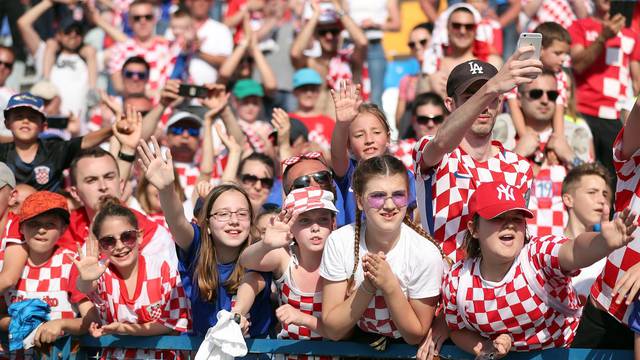 HNS pita navijače gdje bi htjeli Mađare; Osijek: Dobrodošli ste!