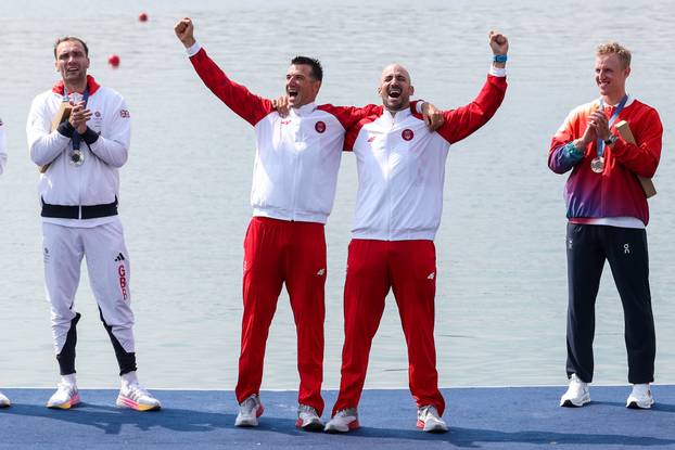 Pariz Bra&cacute;a Sinkovi&cacute; osvojila zlato na Olimpijskim igrama u dvojcu bez kormilara