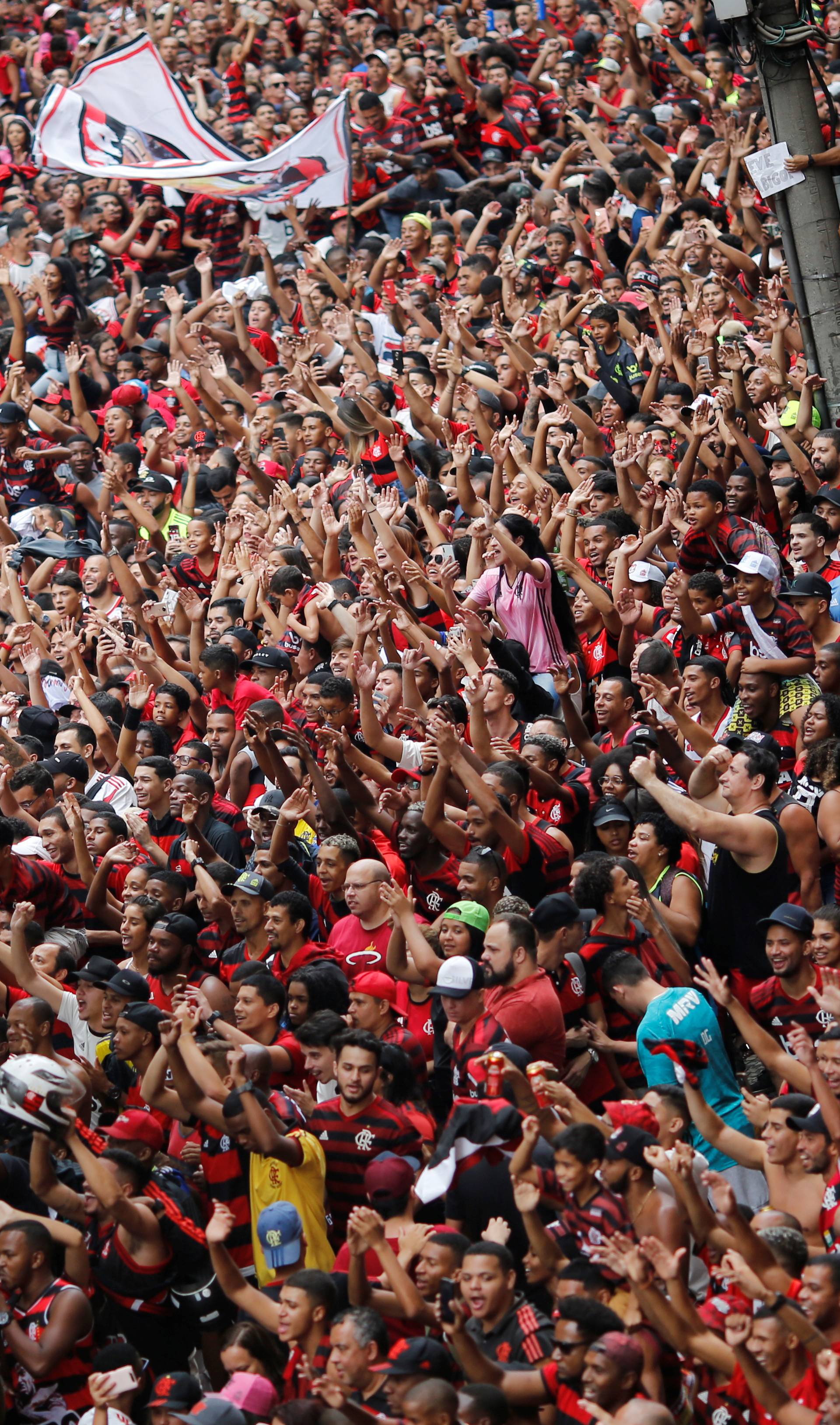 Lude scene u Riju: Rijeke ljudi slavile Flamengo pa izbio kaos