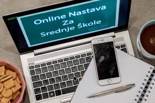 Sve srednje škole Zagreba prelaze na online nastavu