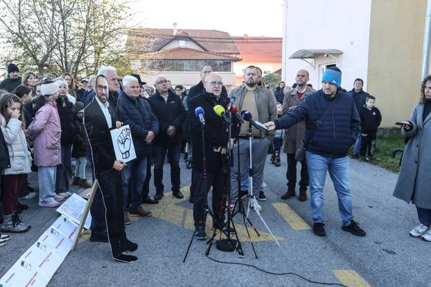 Zagreb: U organizaciji roditelja učenika osnovne škole Donji Dragonožec održan 3. bojkot nastave