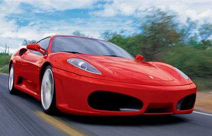 Trumpov Ferrari na aukciji su prodali za 270.000 dolara