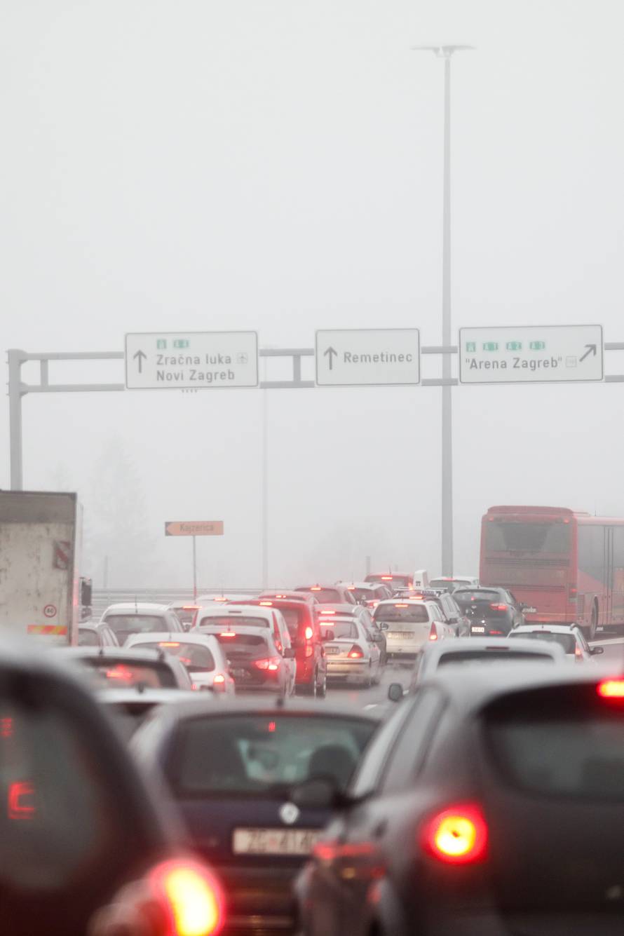 Zagreb: Prvi radni dan nakon puštanja u promet novog rotora u Remetincu