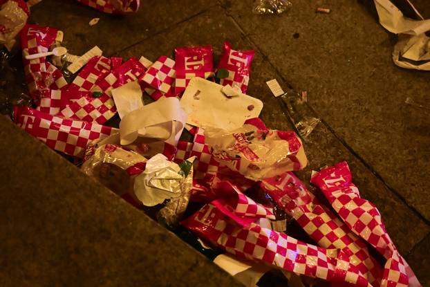 Zagreb: Čišćenje trga nakon gledanja utakmice 