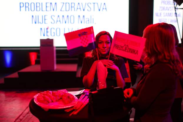 Zagreb: Izborni stožer predsjedničkog kandidata Zorana Milanovića u Tvornici Kulture